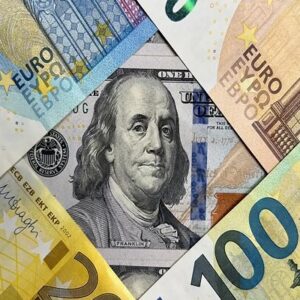 ثبات دلار در بازار ارز تجاری؛ معاملات همچنان در مسیر کنترل‌ شده