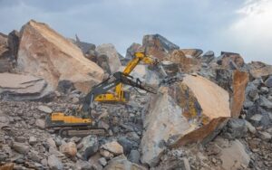 حسینی: ۱۰ معدن ناایمن مازندران همچنان تعطیل هستند