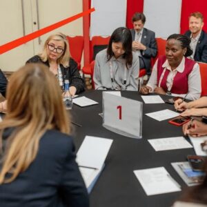 اعتراض ایثارگران به دیدار معاون سازمان استاندارد با مقام رژیم صهیونیست