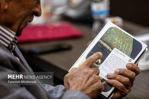 ادبیات داستانی در شیوه روایت، تأثیری فراتر از خاطره‌نگاری دارد