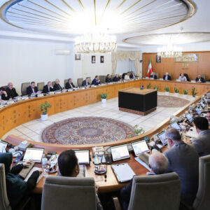 سیاستِ تعویق: روایتی از حکمرانی در حالت تعلیق و تصمیم‌گریزی