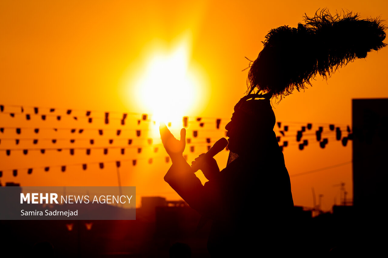 آیین سنتی سمنوپزان در میدان امام حسین (ع)