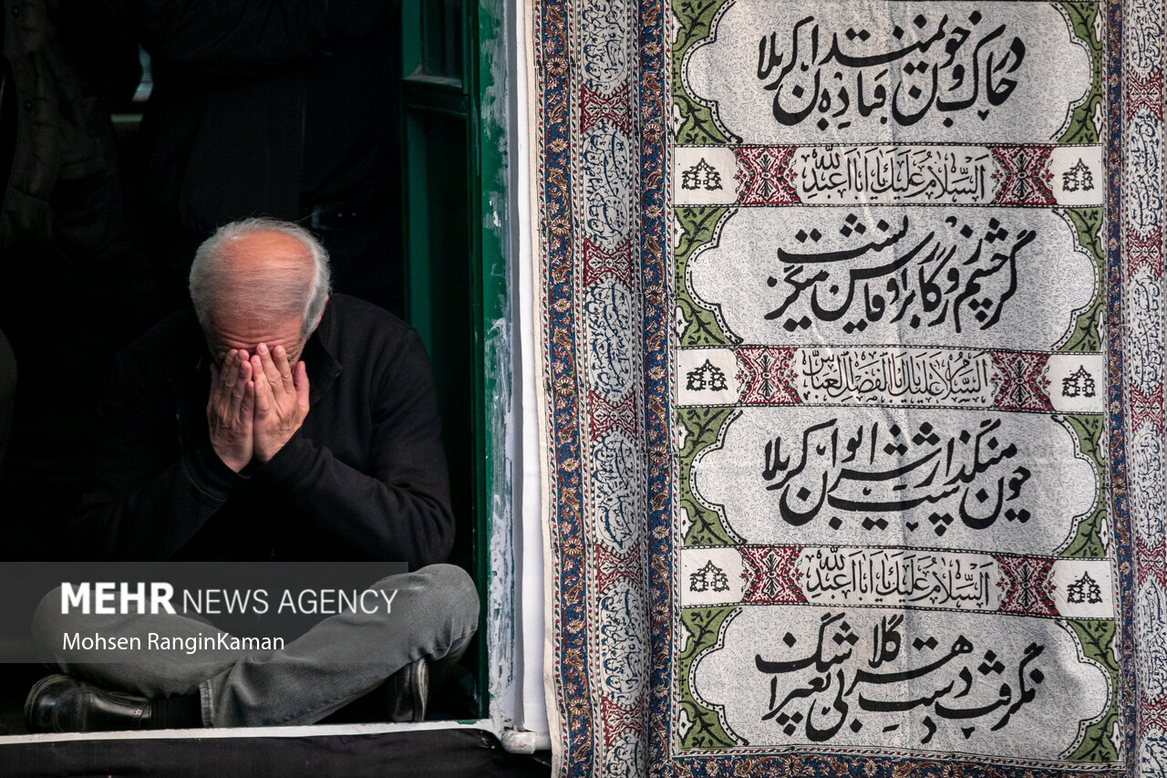 مراسم عزاداری روز شهادت حضرت زهرا (س) در حسینیه سادات اخوی