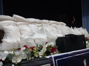 کشف بیش از ۲۲ کیلوگرم شیشه و دستگیری ۵ قاچاقچی در رباط‌کریم