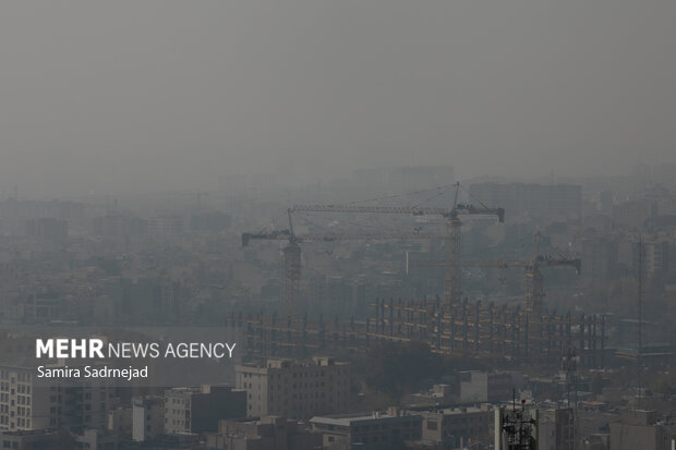 خورشیدی: کاهش کیفیت هوا در مناطق پرتردد تهران ادامه دارد
