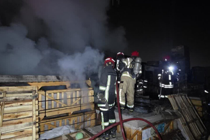 آتش‌سوزی سنگین در کارگاه نجاری قلعه‌میر بدون تلفات جانی مهار شد