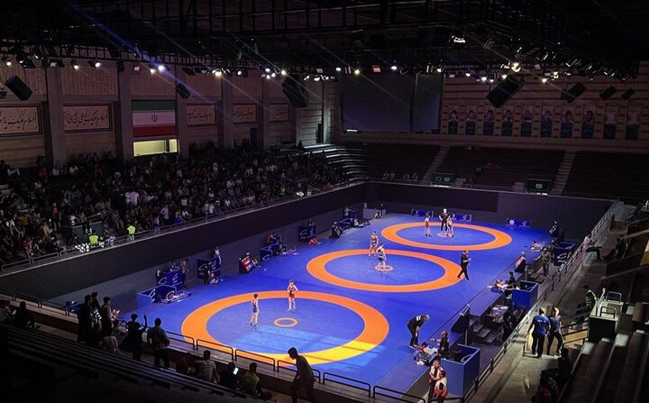 اتفاق عجیب لیگ کشتی؛ تیم ستارگان پاس ساری در سالن حاضر نشد