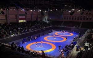 نمایی از سالن کشتی پیش از دیدار حساس استقلال جویبار و بانک شهر + فیلم