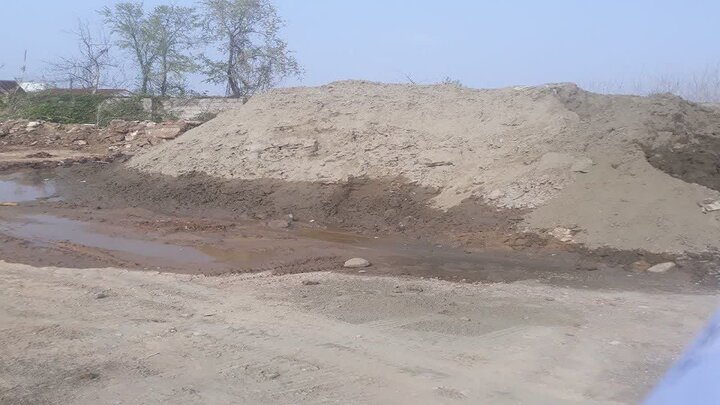 سرهنگ روشن قلب: بیش از ۲۰۰ تن ماسه دریایی فاقد مجوز در رشت کشف شد