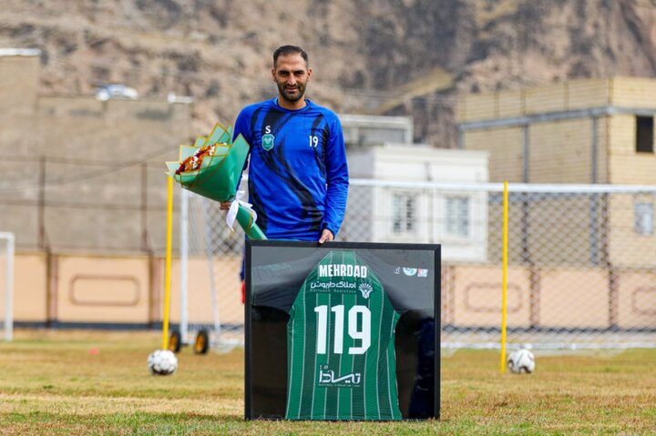 تقدیر باشگاه خیبر از مهرداد قنبری به پاس ۱۱۹ بازی