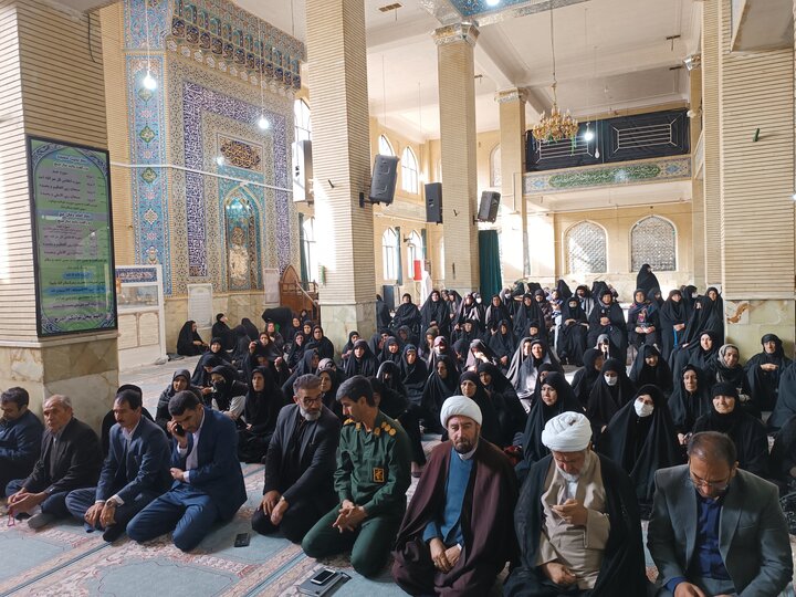 طلوع شکوه ایثار در ایلام؛ مادران و همسران شهدا گردهم آمدند