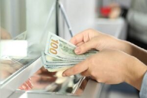 هیجانات ارزی فروکش می‌کند؛ خریداران، بهای ترس را می‌پردازند