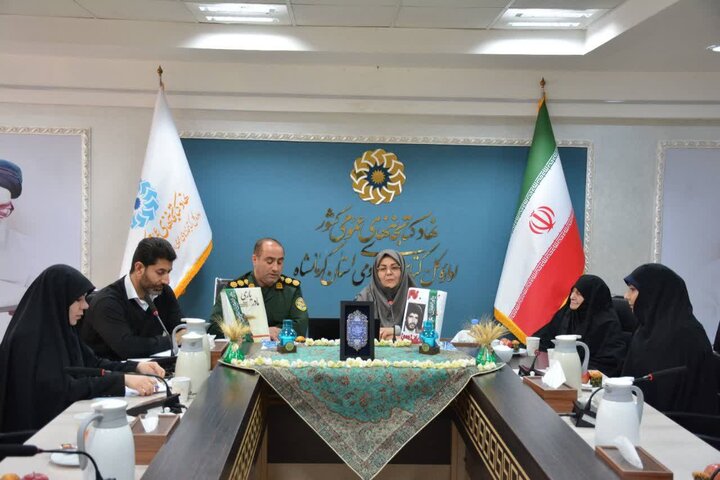 نشست تحلیل کتاب «مادر یاری» در کرمانشاه برگزار شد