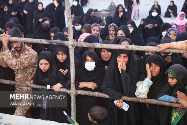 تشییع و تدفین پیکر شهید گمنام هشت سال دفاع مقدس در هشتبندی