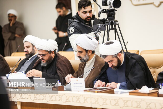 هشتمین اجلاسیه تولیت های اعتباب مقدس ایران اسلامی