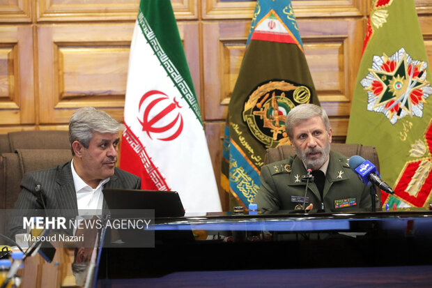 دیدار اعضای کمیسیون برنامه و بودجه و محاسبات مجلس شورای اسلامی با فرمانده کل ارتش