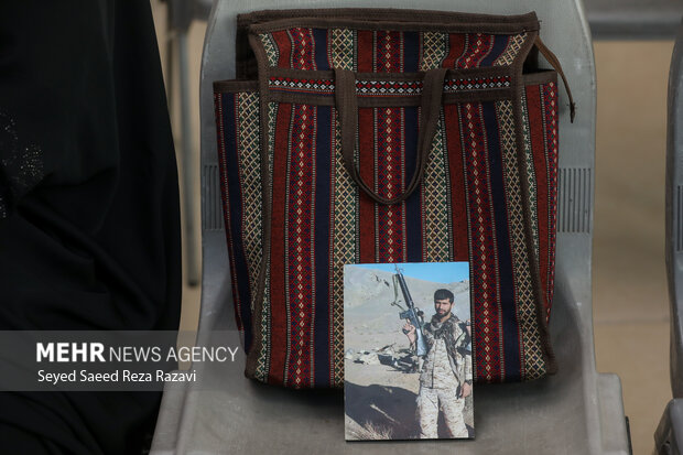 مراسم رونمایی از کتاب «حواسم هست»