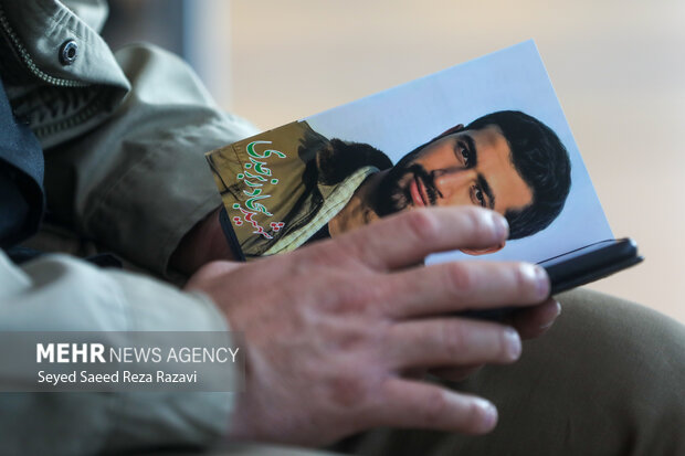 مراسم رونمایی از کتاب «حواسم هست»