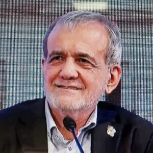 پزشکیان: «تربیت تک بعدی نخبگان» آفت است؛ کارها باید تیمی پیش برود