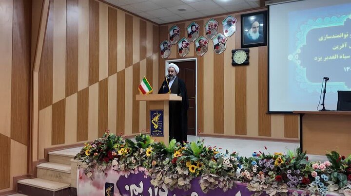 کریم‌بیگی: بسیجیان نقش مهمی در تقویت بدنه مردمی انقلاب دارند