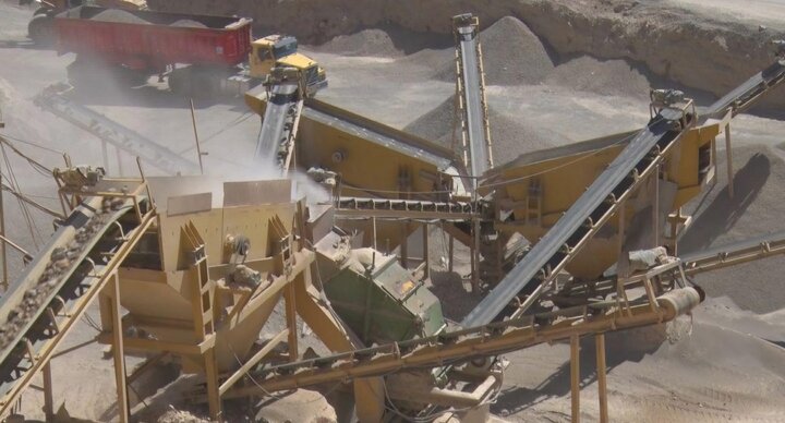 ظرفیت بی نظیر معدنی در اردستان؛ چالش آب و سوخت در برابر رونق معادن