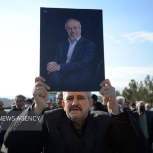 کریم پور: استاد «میری» از ستون‌های ادبیات متعهد همدان و کشور بود