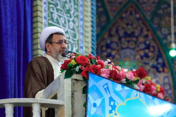 امام جمعه کرمان: بخشی از تابلوی پیشرفت کشور سهم جامعه زنان است