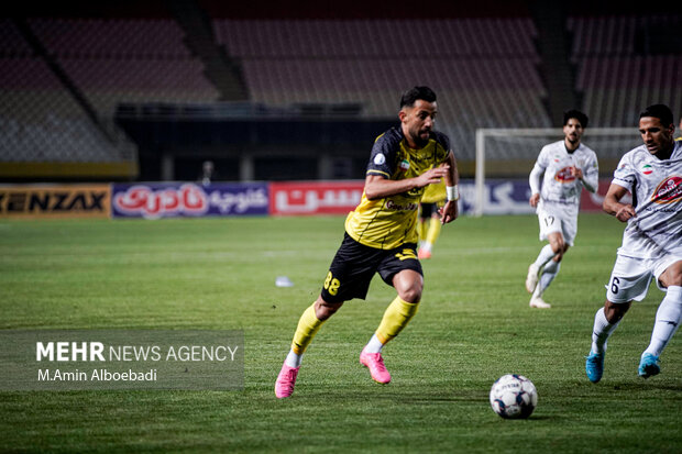 لیگ برتر فوتبال ؛ سپاهان و فجر سپاسی