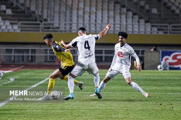 لیگ برتر فوتبال ؛ سپاهان و فجر سپاسی