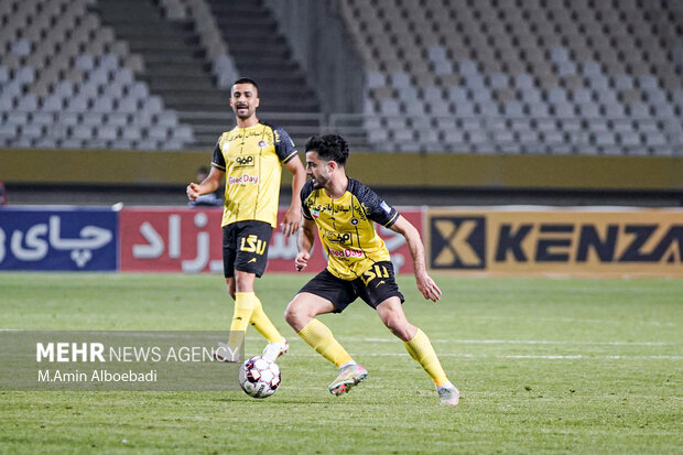 لیگ برتر فوتبال ؛ سپاهان و فجر سپاسی