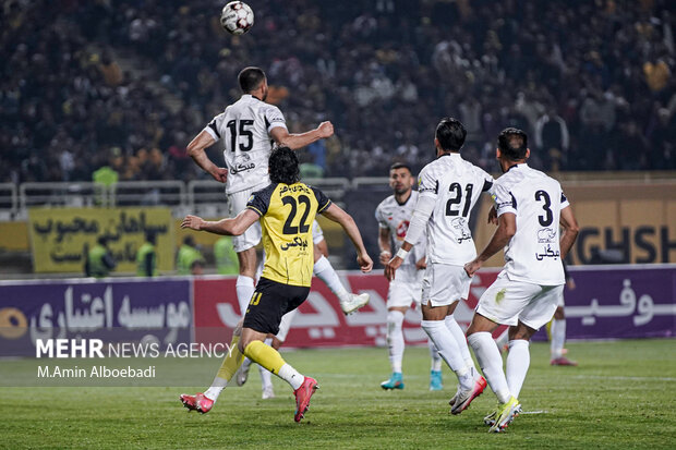 لیگ برتر فوتبال ؛ سپاهان و فجر سپاسی