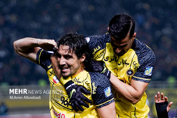 لیگ برتر فوتبال ؛ سپاهان و فجر سپاسی