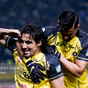 لیگ برتر فوتبال ؛ سپاهان و فجر سپاسی