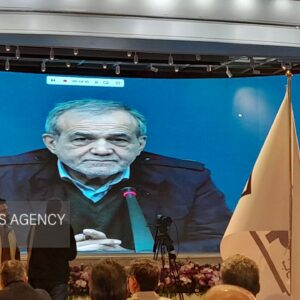 پزشکیان پروژه انتقال آب دریا به فولاد مبارکه را افتتاح کرد