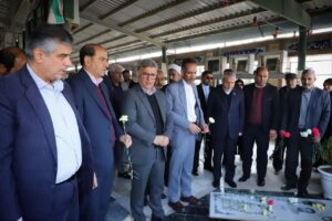 وزیر میراث فرهنگی در خمین به مقام شامخ شهدا ادای احترام کرد