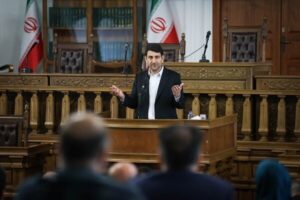 فضای سایبری با حضور وزیر ارتباطات در مجلس بررسی می شود