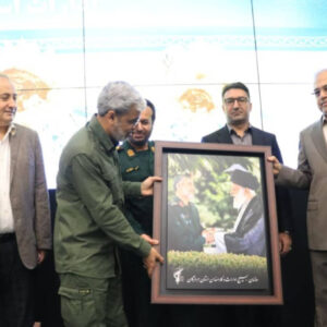 آشوری: خدمت در لباس بسیج مدال افتخار برای بسیجیان است