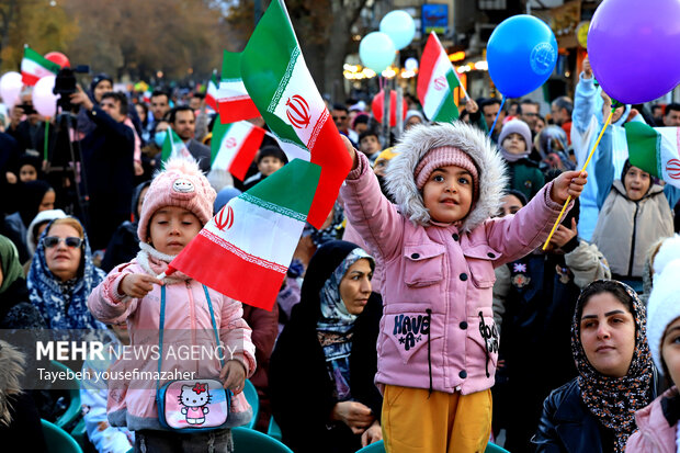 آیین افتتاحیه ۳۰امین جشنواره بین‌المللی تئاتر کودک و نوجوان همدان
