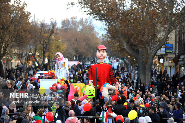 آیین افتتاحیه ۳۰امین جشنواره بین‌المللی تئاتر کودک و نوجوان همدان