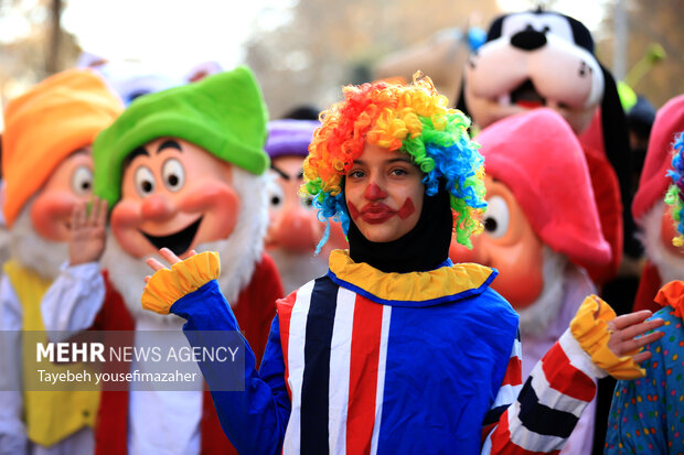 آیین افتتاحیه ۳۰امین جشنواره بین‌المللی تئاتر کودک و نوجوان همدان