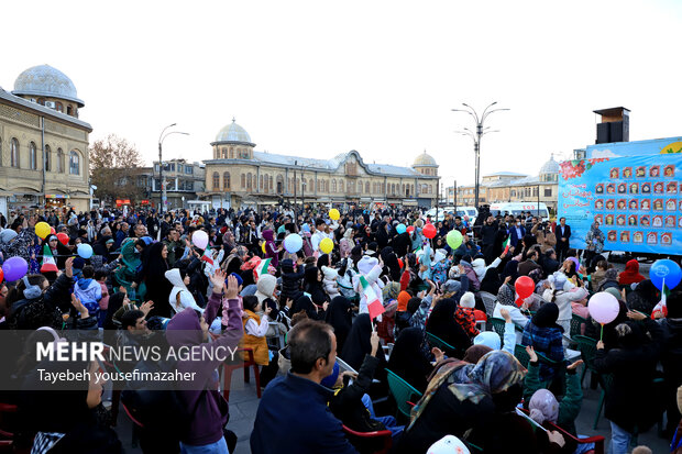 آیین افتتاحیه ۳۰امین جشنواره بین‌المللی تئاتر کودک و نوجوان همدان