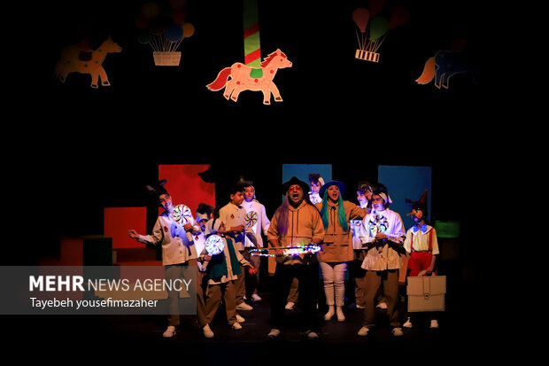 اجرای نمایش «پینوکیو» در جشنواره بین‌المللی تئاتر کودک‌ و نوجوان همدان