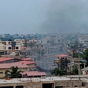 پرواز هواپیماهای فرانسوی بر فراز «کوتونو» در بنین و وقوع چند انفجار