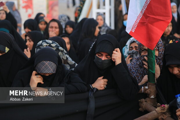 تشییع و خاکسپاری پیکر مطهر شهید گمنام در روستای گرده صفر باقری بندرعباس