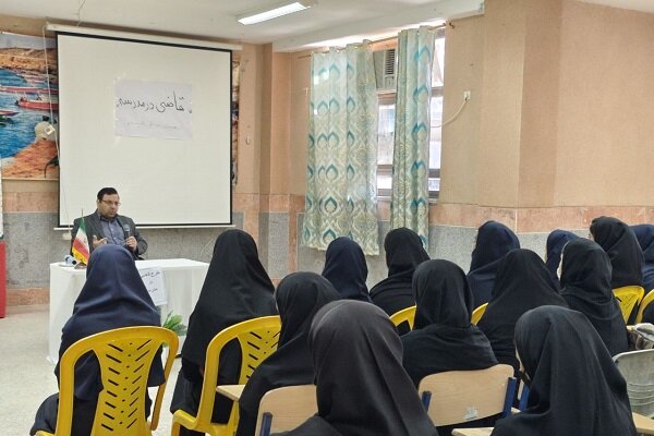 طرح «قاضی در مدرسه» در شهرستان کنارک برگزار شد