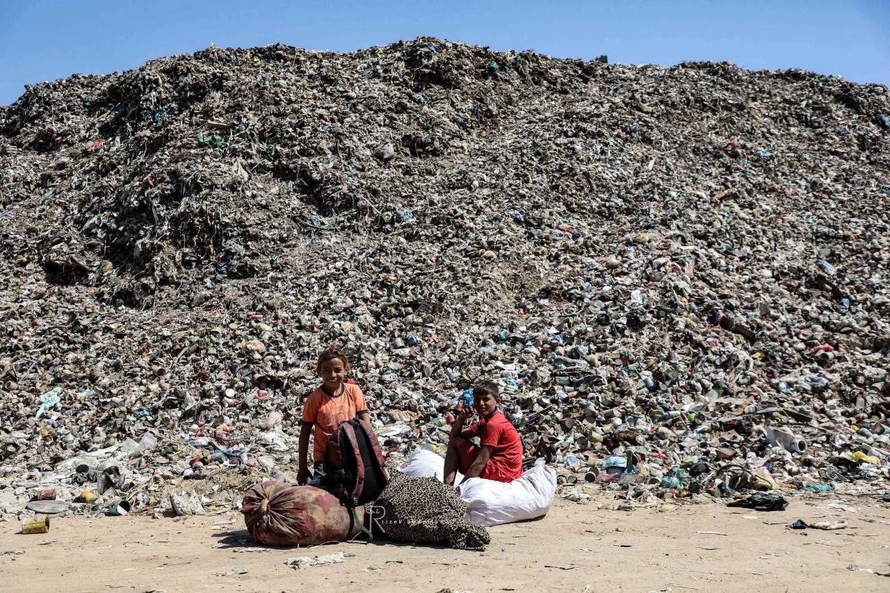فاجعه زیست‌محیطی در غزه و انباشت حجم عظیمی از زباله+ تصاویر