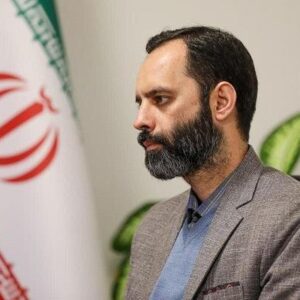 لازم است برای اهدای تابلو کتابت قرآن به مهمانان خارجی فرهنگ‌سازی شود