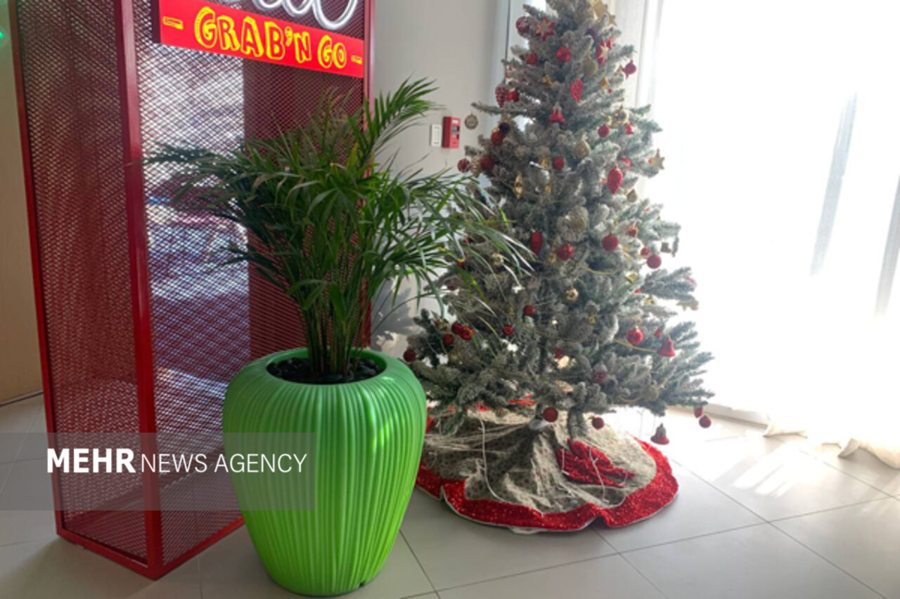 دبی و کمبود نشانه‌هایی از میزبانی/ «کاج»ها جای «نماد»ها را گرفته‌اند!