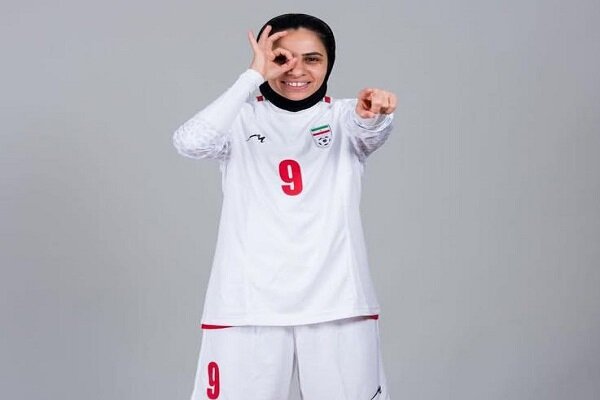 برابر بهترین تیم دنیا بدون ترس بازی کردیم/ لیگ‌ ایران حرفه‌ای نیست