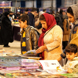 فروش بیش از ۲۰ میلیارد ریال در چهار روز نخست نمایشگاه کتاب کرمانشاه